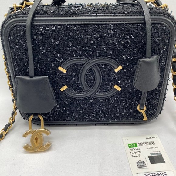 Chanel Black Tweed Vanity Case with Gold Hardware - Picture 2 of 10